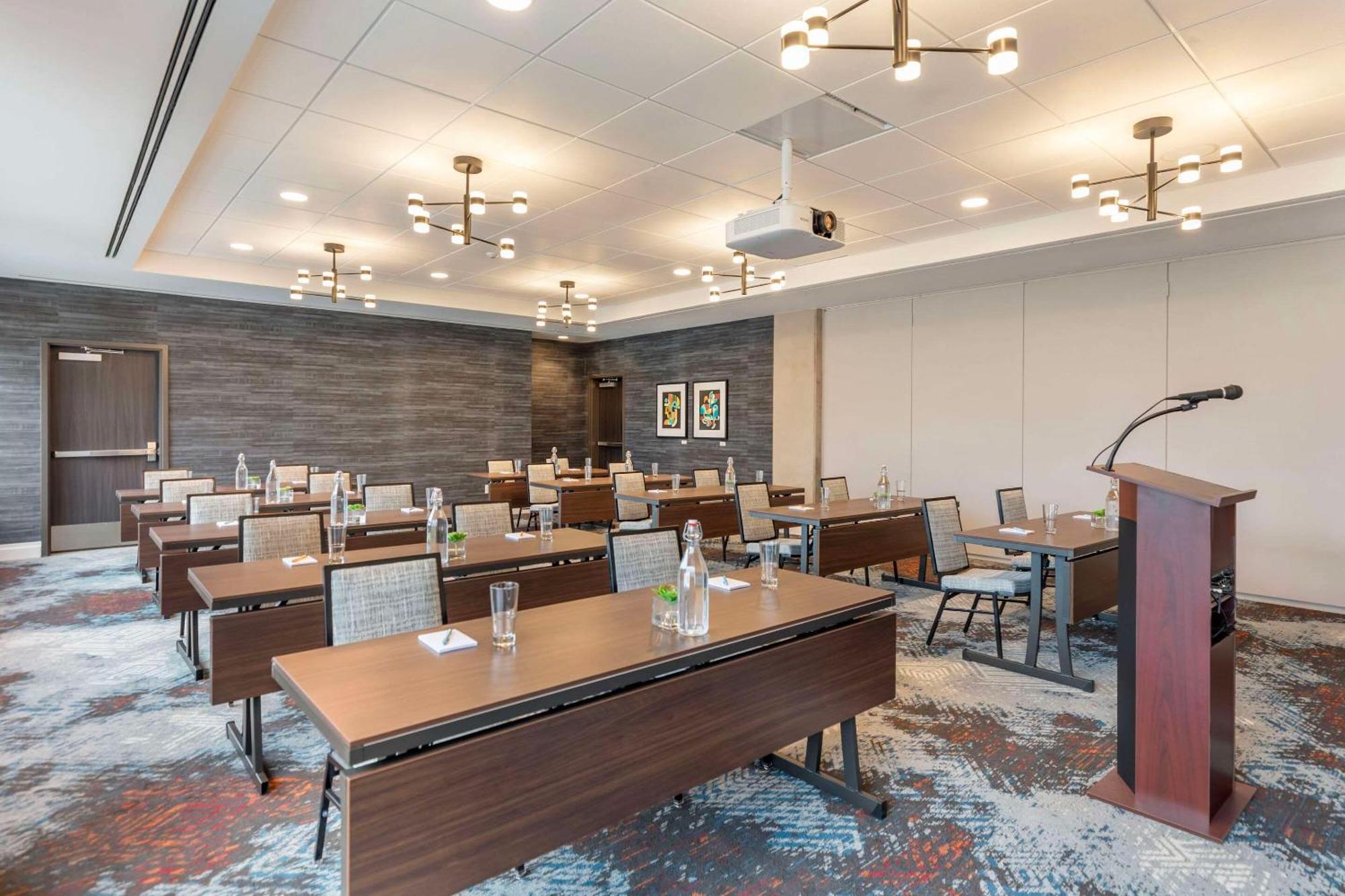 Cambria Hotel Denver Downtown Rino Екстер'єр фото